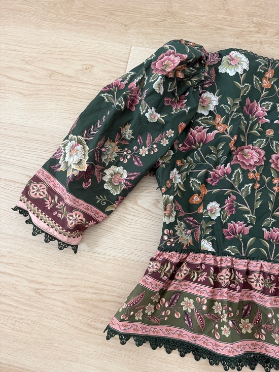 Farm Rio V-Neck Peasant Top in Olive and Dusty Rose - Picture 11 of 11